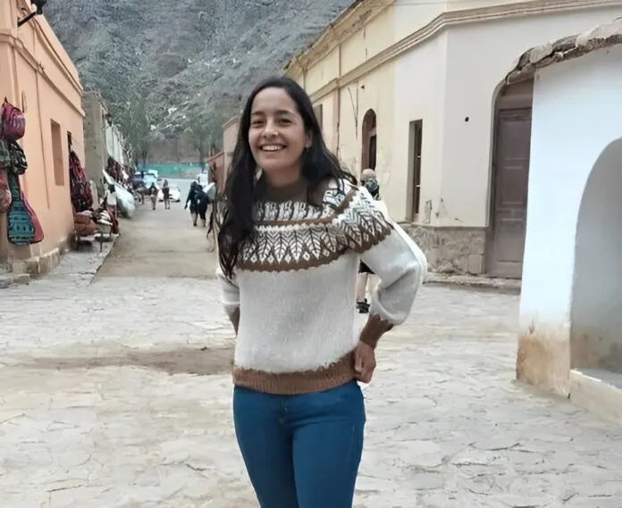 antonella-barrios-696x569