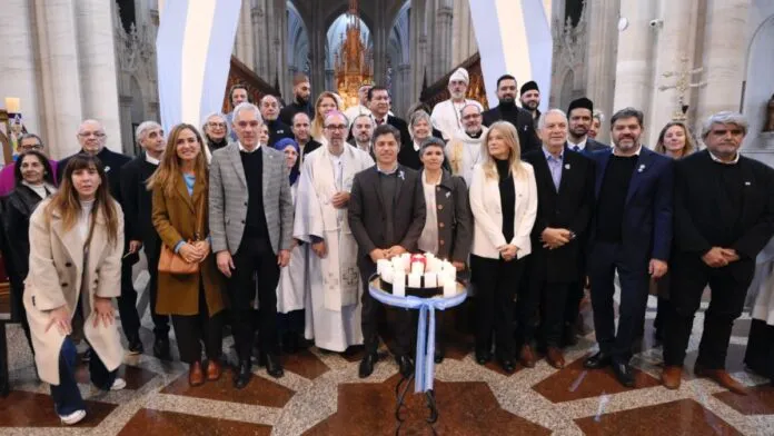 Axel-Kicillof-Tedeum-25-de-Mayo-696x392