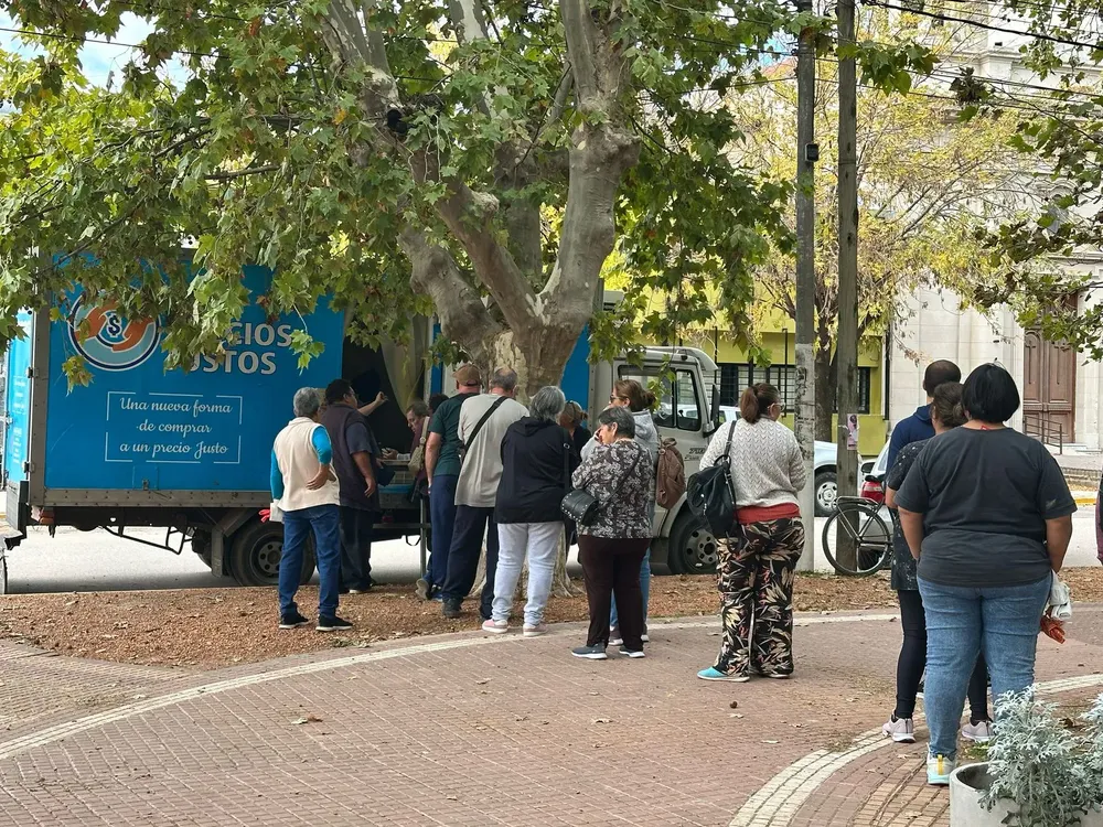 d91ce2e8-b444-4879-ad2d-ae6c4e085109