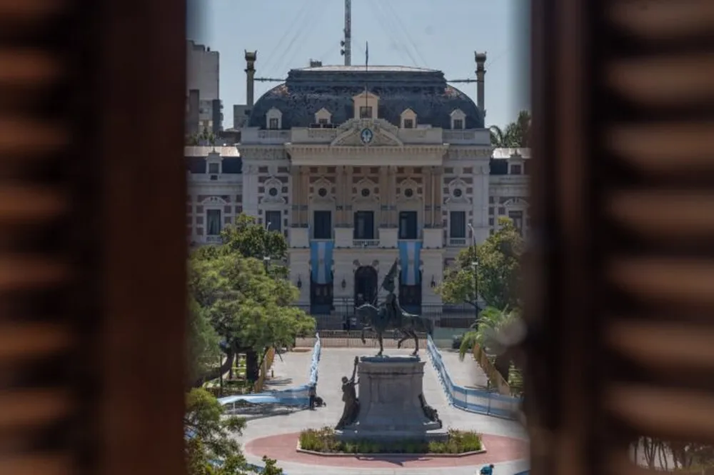 la-sede-la-gobernacion-bonaerense-prensa-diputados-ba