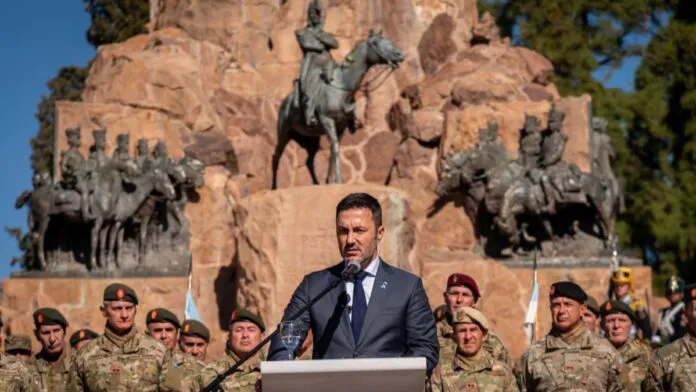 Luis-Petri-Fuerzas-Armadas-696x392 (1)