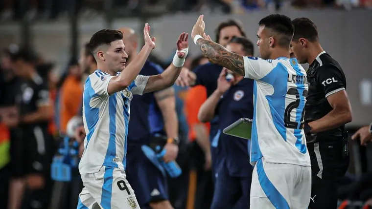 julian-y-lautaro-los-goleadores-argentinos-foto-efe