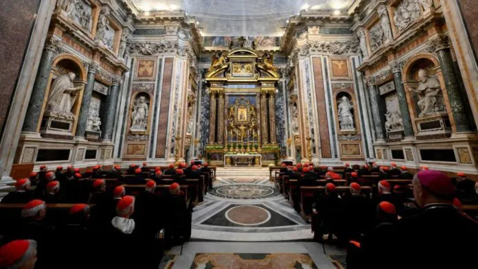 Cardenales-Homenaje-a-Francisco-696x392